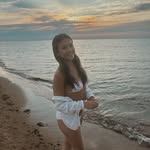 G - @georgiamaxwellll - Instagram