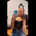 Shelby Taylor Geraldes - @girlmeetsdoggss - Instagram