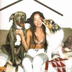 Geri Jones - @gerijonez - Instagram