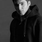 Gilbert Mullen - @wormanzaic - Instagram