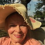 Gloria DeWitt - @gloriadewitt9 - Instagram