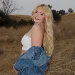 Grace Bates | 209 Hairstylist - @theblondingdiaries - Instagram