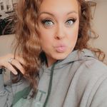 Erin Grace Crenshaw - @losingit.tofind.me - Instagram