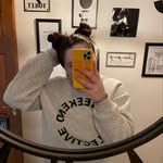 Gracie 🐝 - @gracie.burtonn - Instagram