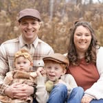 Greg, Lindsey, Malachi, and Emery - @gregoryandlindsey25 - Instagram