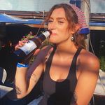 hannah - @hugepigeonguy - Instagram