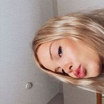 Halle Blum - @halleblum - Instagram