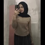 Anggi Ariyanti - @hallonggi10 - Instagram