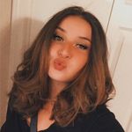 Haley Duke - @small.town.nails - Instagram