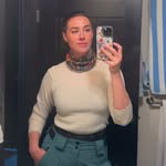 Haley McLean - @red_wine_and_bones - Instagram