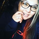 Haley Sample - @haleysbookworld - Instagram