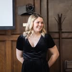 Hayley Tompkins - @wildforbees - Instagram