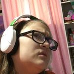 i love her - @haleywardenfanpage - Instagram