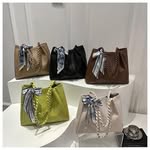 Halima Amini - @mimah____collection - Instagram