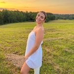 hallie - @halliebtyler - Instagram