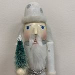 Hank Berry - @hankthenutcracker - Instagram