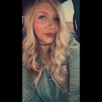 Hannah Bellamy - @wineprettyplease - Instagram