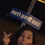 Hannah Blunt blowin’ - @hannizzleforizzle - Instagram