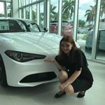 Hannah Bone - @yourfavcarsaleswoman - Instagram