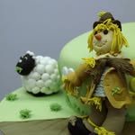 Hannah Collison - @inspiredcreations_cakeschool - Instagram
