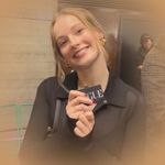 Mari🇷🇴/Sofi 🇮🇹/ Lu🇨🇵| Hannah Dodd Source - @hannahdoddarchives - Instagram