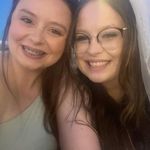 Hannah Groom - @mom_in_scrubs - Instagram