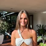 Hannah Lyons - @_hannahlyons - Instagram