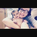Hannah Seals - @mommy2dixie - Instagram