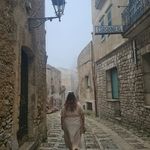 Hannah Waldron - @hrwaldron - Instagram