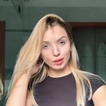 Harriet Mathis - @maeei_an - Instagram