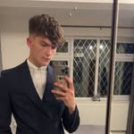 22 - @harry.burrr - Instagram