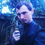 Harry Weller - @harry_dark_eyes - Instagram