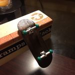 Harry Shields - @anonymous.fingerboarding - Instagram