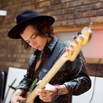Harry Smiles - @harrysaidanchor - Instagram