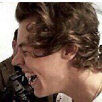 harry styles makes me smiles - @stylesxsyndrome - Instagram