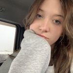 Hayley Stanley - @hayley._elizabeth_ - Instagram