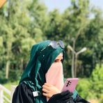 Hazel Khan - Facebook