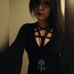 Heather Near - @headless.empress - Instagram