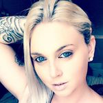 Heather Leney-Sherry - @babie.moi1122 - Instagram