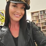 Heather Till - @savvy0127 - Instagram