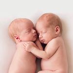 Heidi & Jessie Bonner - @twinibons - Instagram