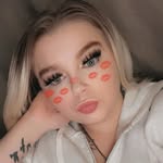 Heidi Healy - @peng_h201 - Instagram