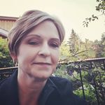 Heidi McManus - @divamia1a - Instagram
