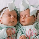 Heidi Grace and Sadie Michael - @life.with.twin.girls - Instagram