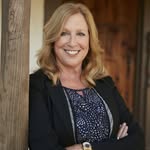 Heidi Stoops - @heidisellsoc - Instagram