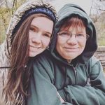 Helen Bemis - @heln1281 - Instagram