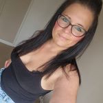 Helen Cottle - @brushesandsparkles_ - Instagram