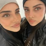 helen+hannah - @onourwaays - Instagram