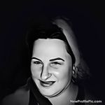Helen Pettit - @quweenbee12345 - Instagram