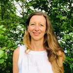 Helen Pollitt - @helen.kundaliniyoga - Instagram